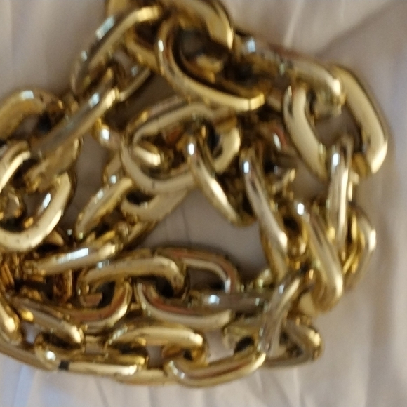 Gold Chain link Chain - Picture 3 of 6